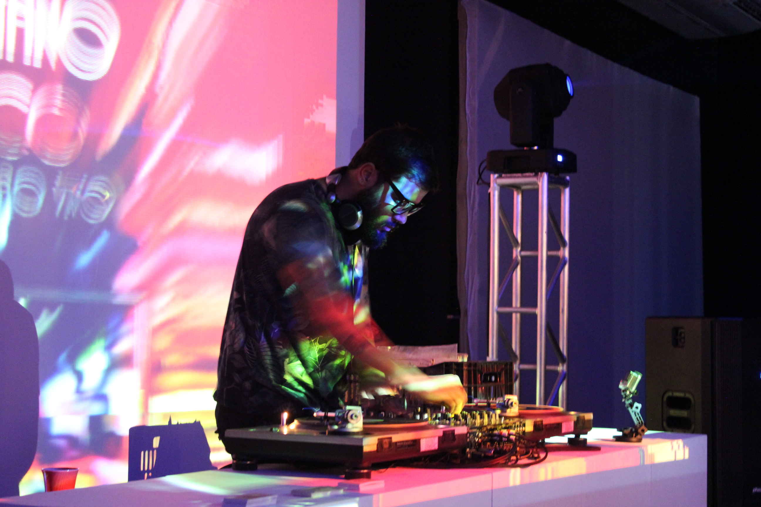 DJ e produtor Allen Rosa comanda mais uma edi&ccedil;&atilde;o do “Buena Onda” neste domingo no Floripa Airport – Foto: Divulga&ccedil;&atilde;o/ND