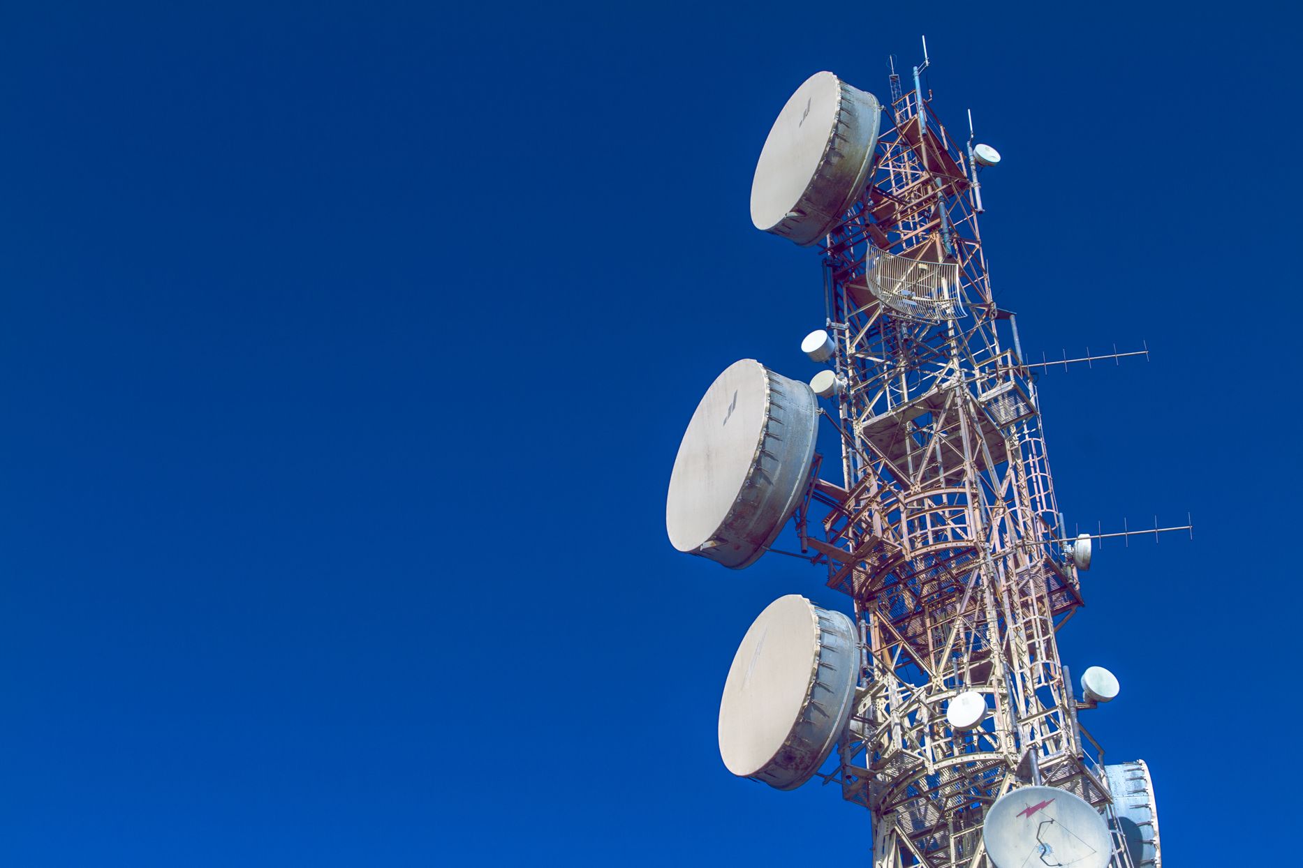 Áreas remotas terão internet via satélite no Brasil