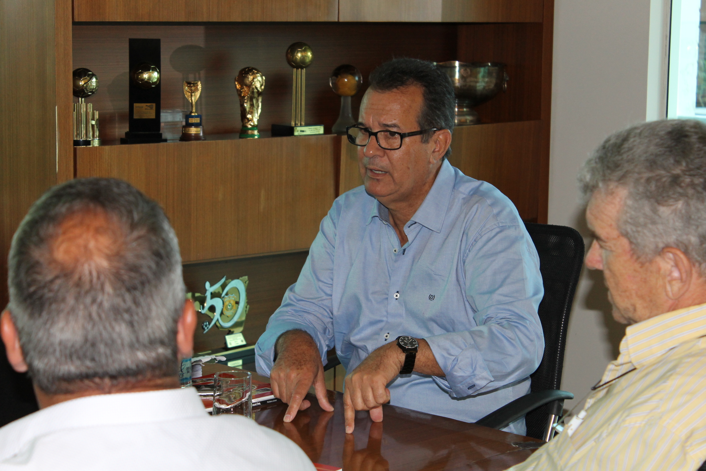 Presidente da Federação Catarinense de Futebol revela teste positivo para Covid-19