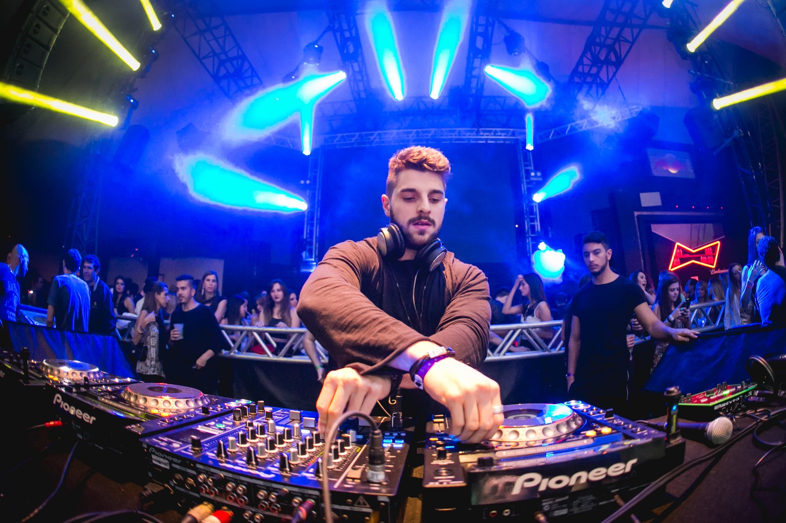 Alok se torna o artista brasileiro mais ouvido em plataforma de música