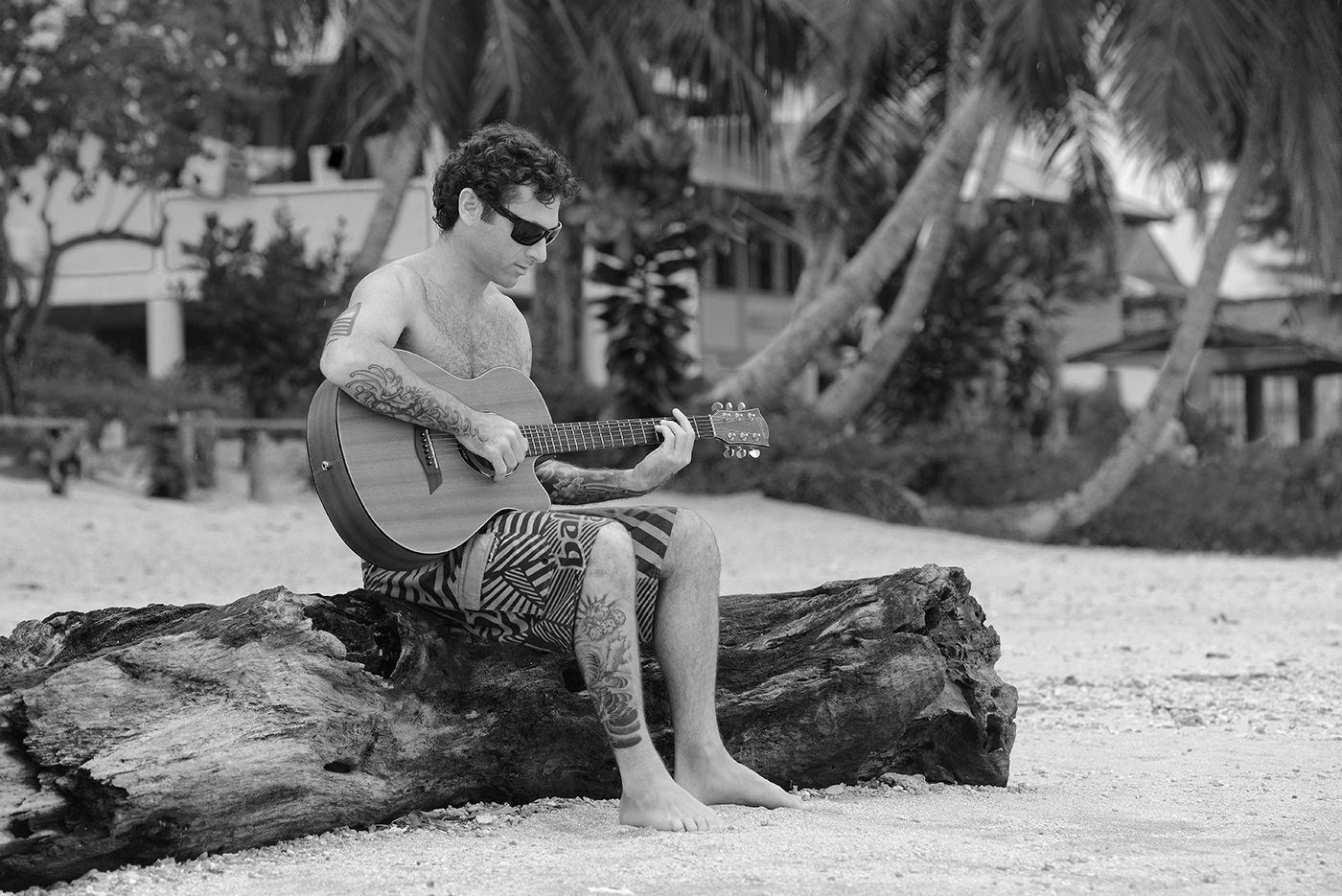 Vicente Piacentini e banda Cambal apresentam o álbum Suave no TAC