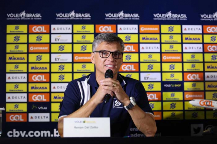 Renan Dal Zotto já havia convocado 12 atletas para treinamentos (Foto: Divulgação/cbv) – Foto: Divulgação/CBV