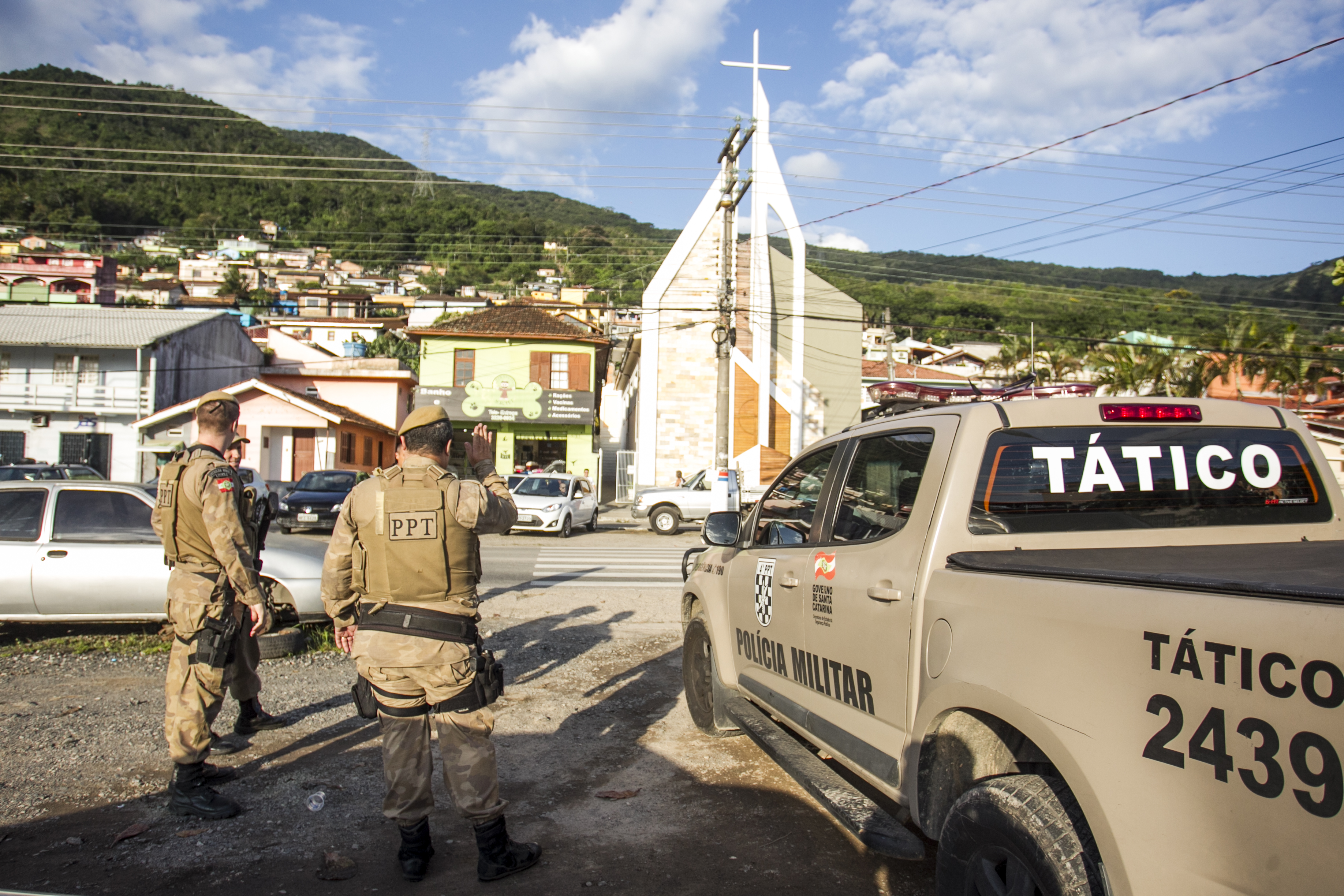 Morre no hospital um dos baleados na chacina da Costeira, em Florianópolis