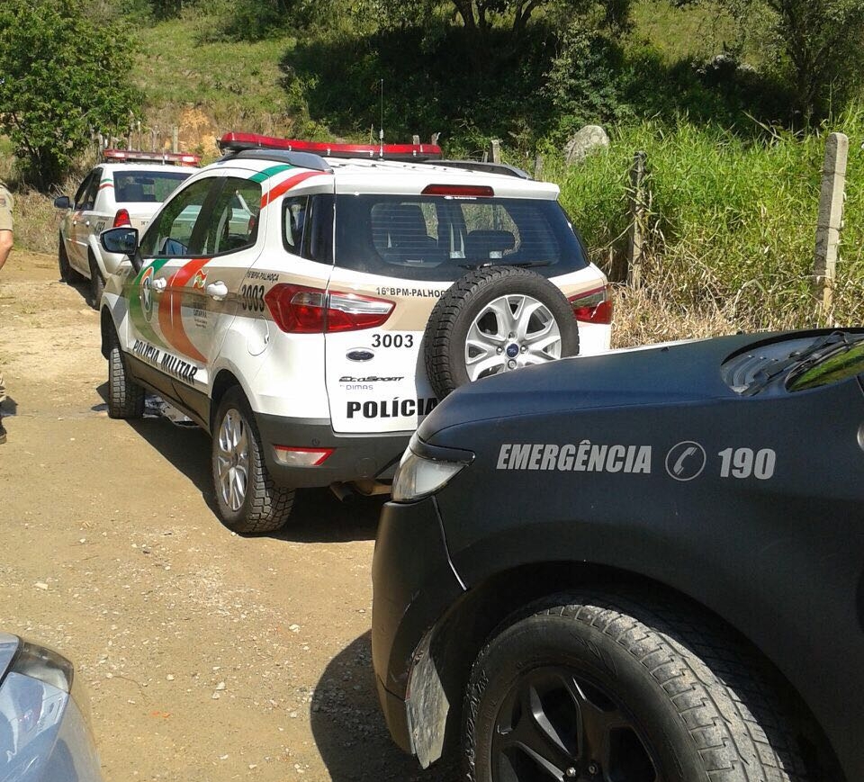 Policiais foram recebidos a pedradas em possível farra do boi em Governador Celso Ramos - Divulgação/ND