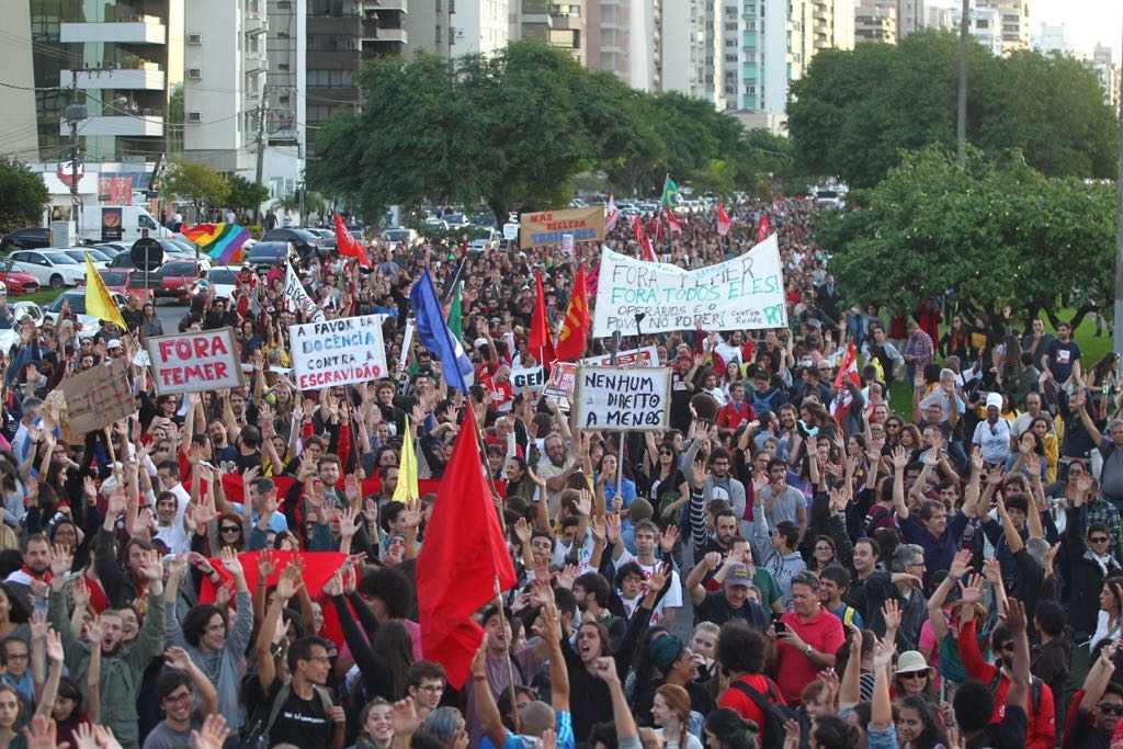 Clubes Sociais de Curitiba se reúnem e decidem paralisar todas as  atividades por 15 dias