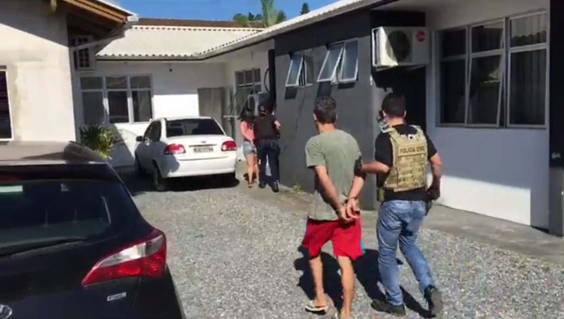 Quadrilha que operava com 'disk drogas' na Capital é presa na Grande Florianópolis