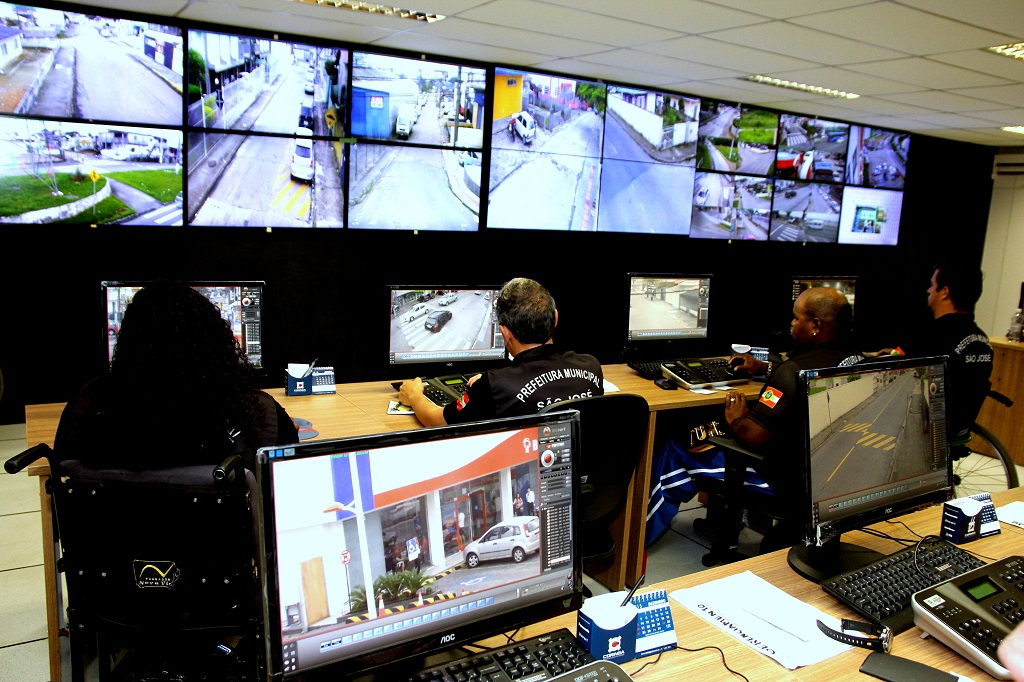 VÍDEO: Dois caminhões perdem os freios e escapam de tragédias na BR-376 em menos de uma semana