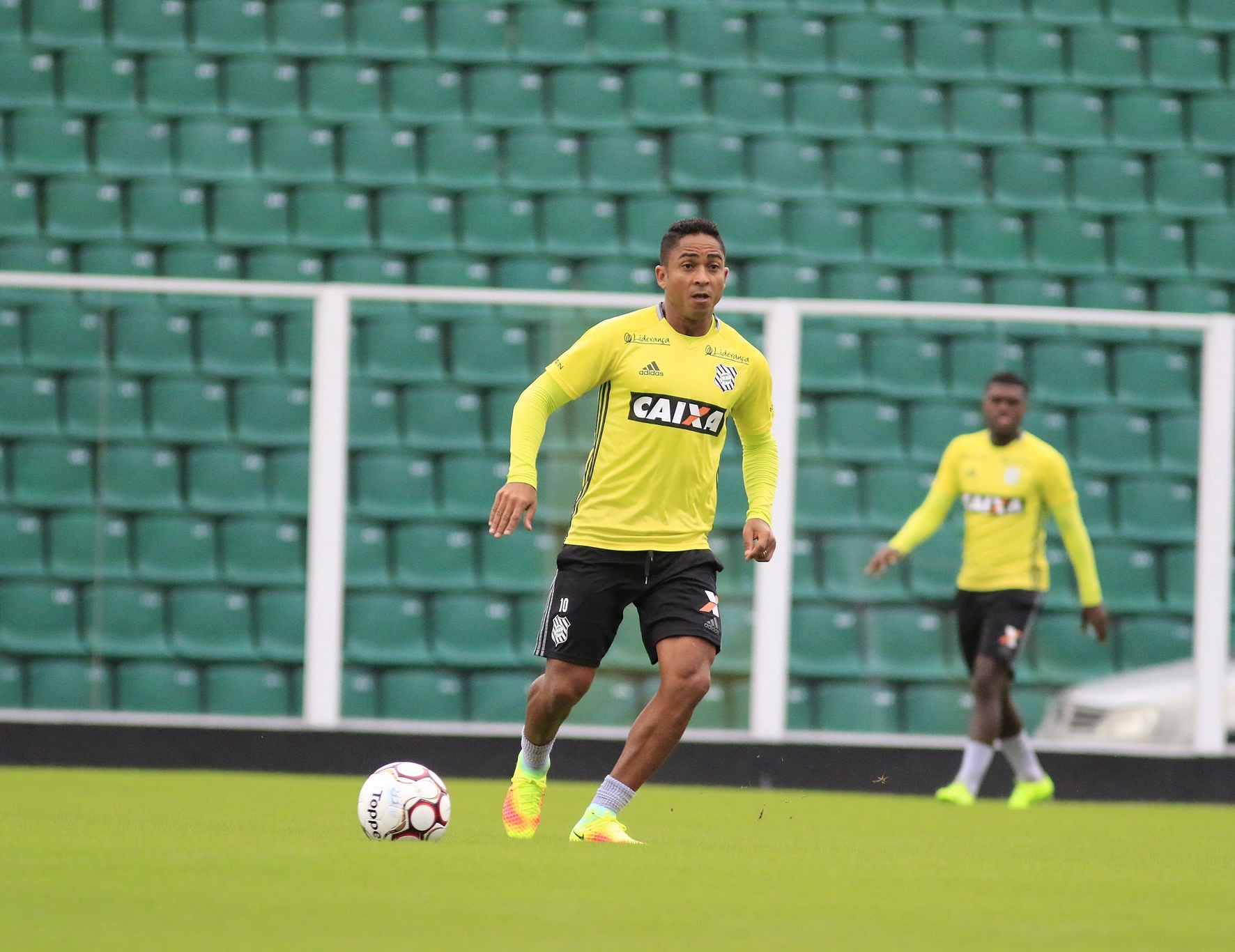 Jorge Henrique foi o camisa 10 do Figueirense contra o Goiás e deve ter mesma função diante do Náutico - Luiz Henrique/Figueirense FC