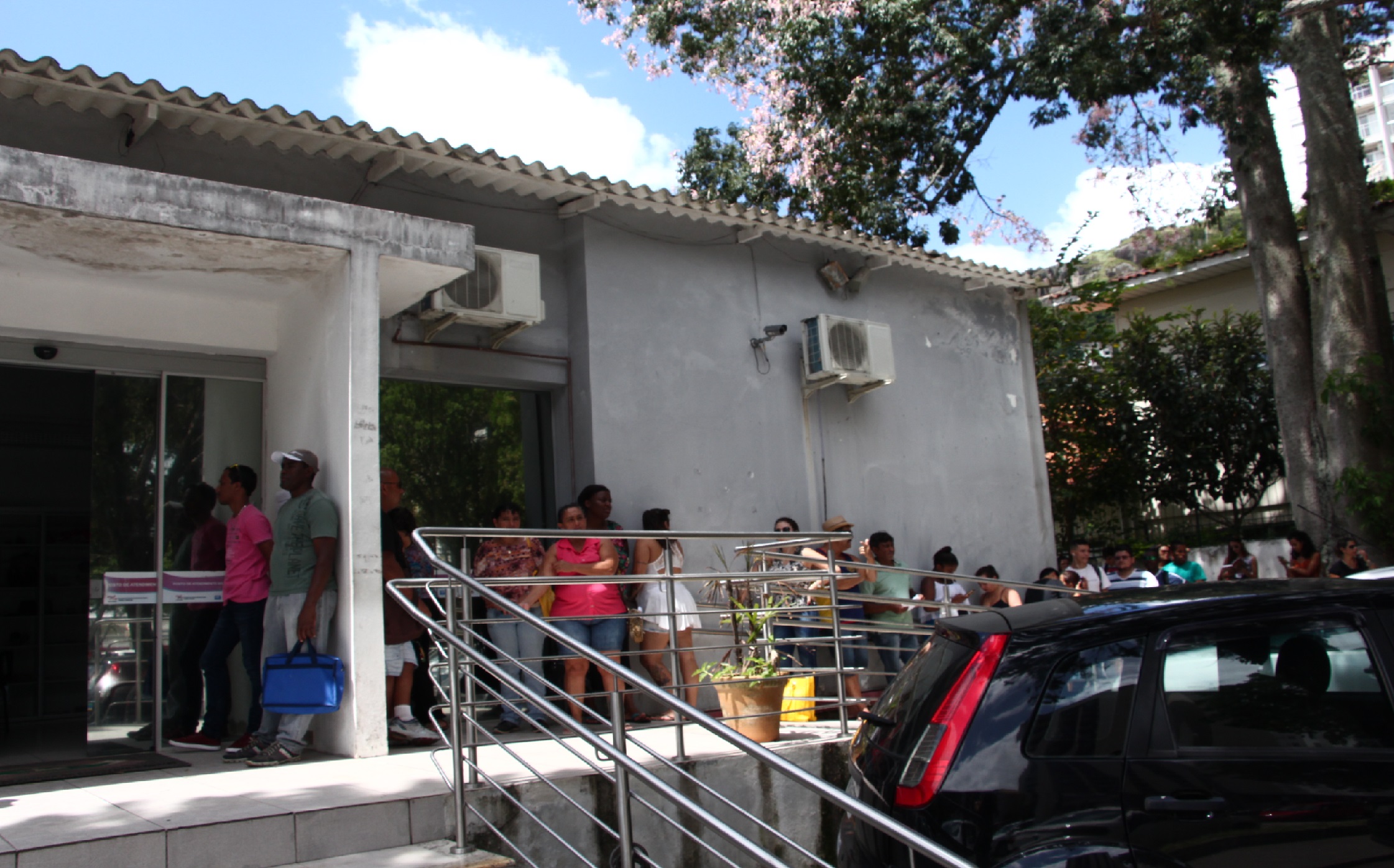 Sine de Florianópolis suspende atendimento após caso sintomático da Covid-19