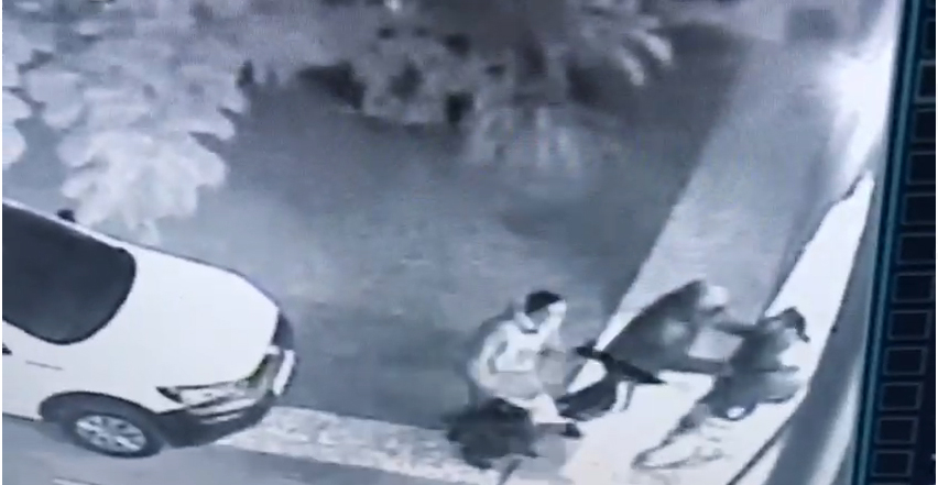 Quadrilha foge após invadir casa para assalto e dono disparar 32 tiros, em Palhoça