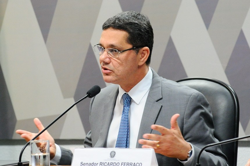 senador Ricardo Ferraço apresentou seu relatório sobre a reforma trabalhista na CAC, mantendo o texto aprovado pela Câmara dos Deputados - Geraldo Magela/Agência Senado