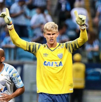 Goleiro Douglas deixa mensagem para o torcedor na sua despedida: "Avaí, mô quirido Avaí..."