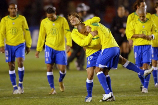 Uniforme da Seleção Brasileira entre 2004 e 2005