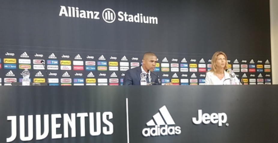 Douglas Costa é apresentado na Juventus: quero ser muito amado