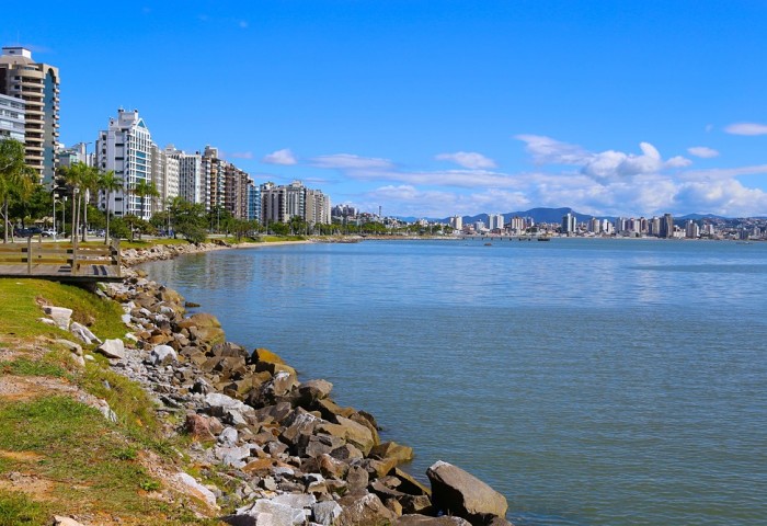 Os 10 bairros mais caros de Florianópolis para venda e aluguel de imóveis em julho