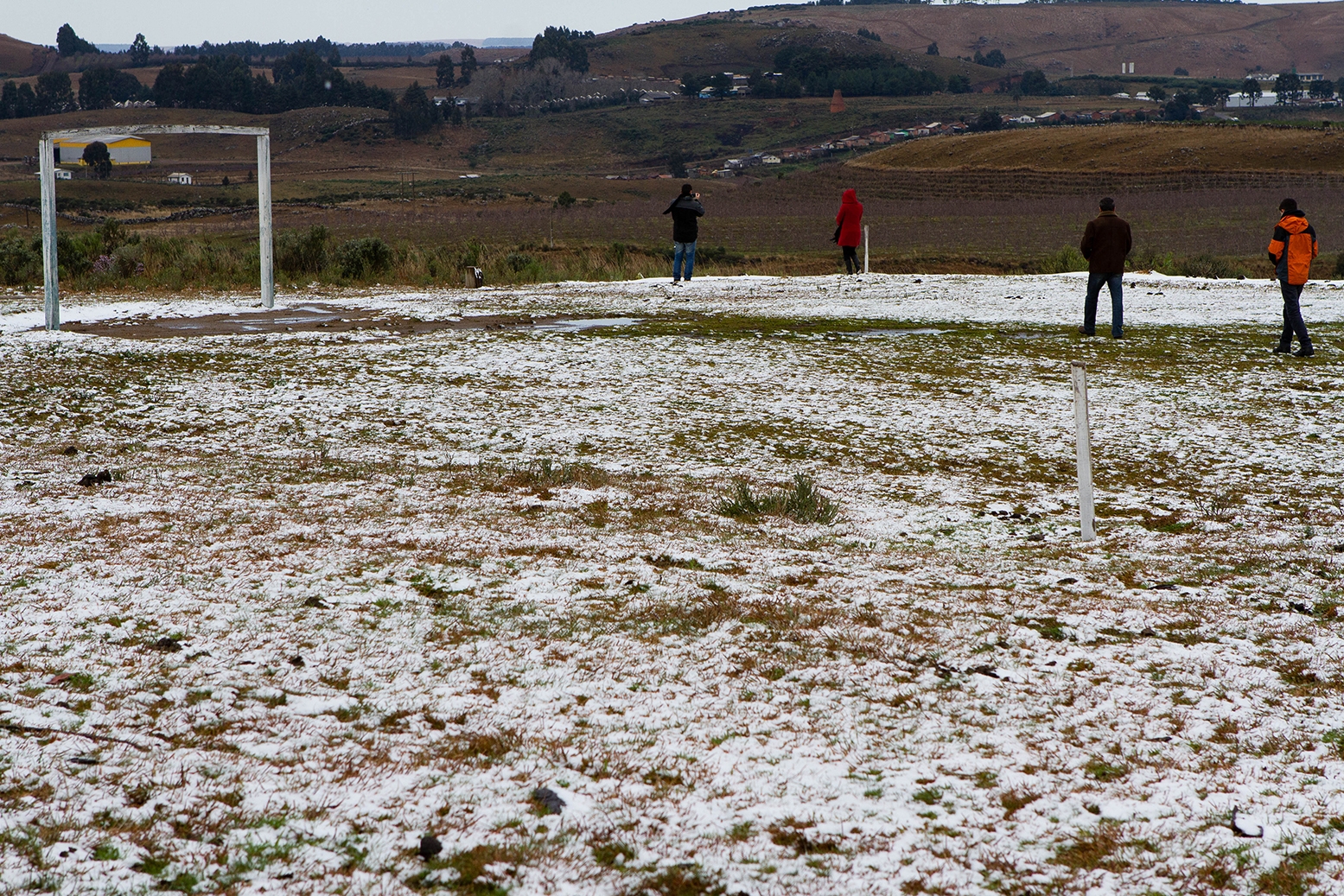 Em São Joaquim, um campo de futebol ficou coberto de neve no dia 22 de julho de 2013 - Flávio Tin/Arquivo/ND