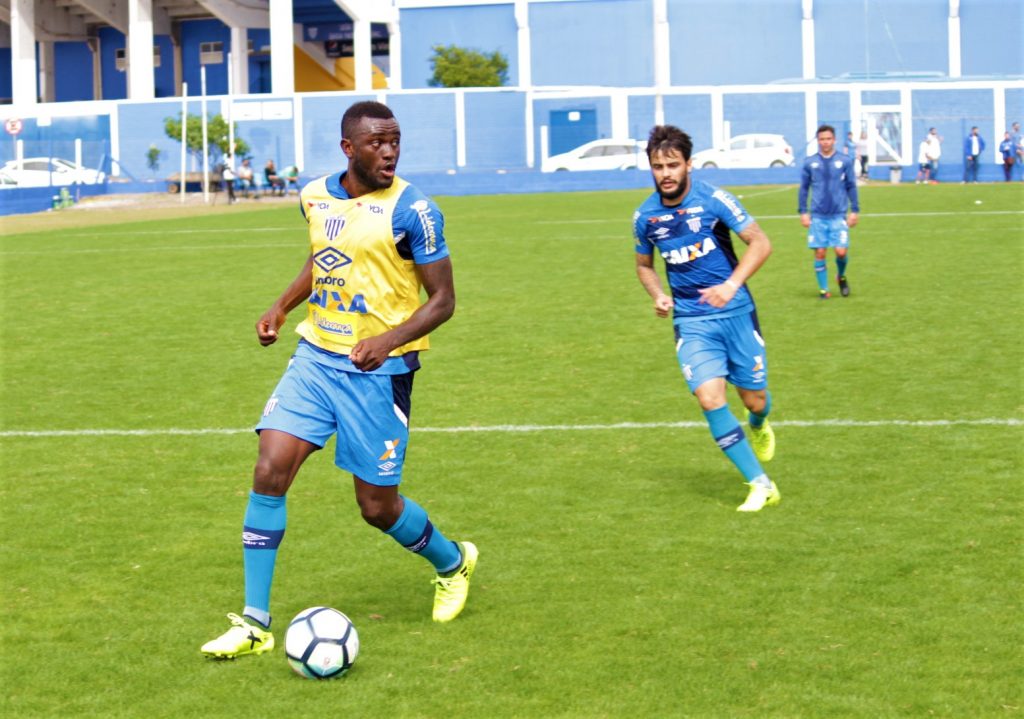 Ex-Avaí, Ex-Figueirense... Relembre jogadores africanos que jogaram no Brasil