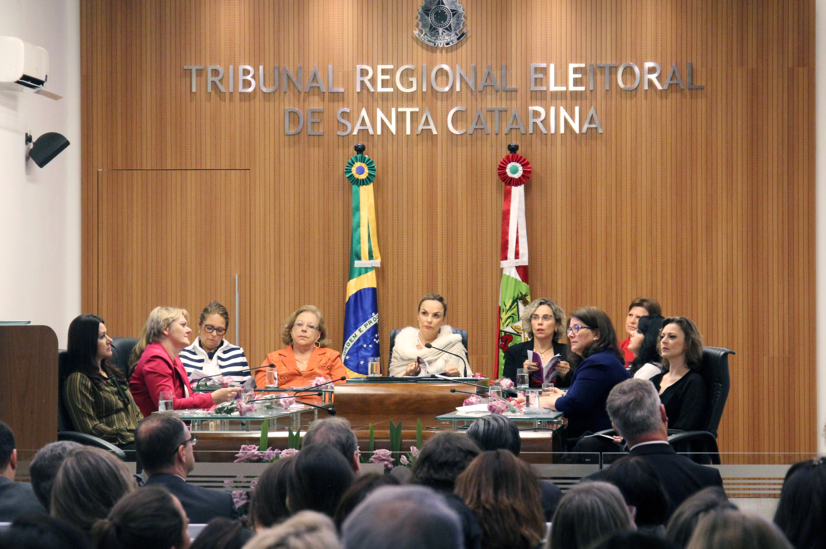 TRE-SC lança campanha para incentivar participação de mulheres na política - TRE-SC