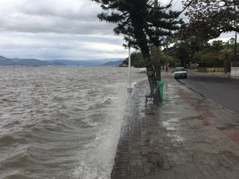 O n&iacute;vel do mar poderia subir 60 metros, causando impactos de grande escala em pa&iacute;ses costeiros – Foto: Arquivo/Marco Santiago/ ND