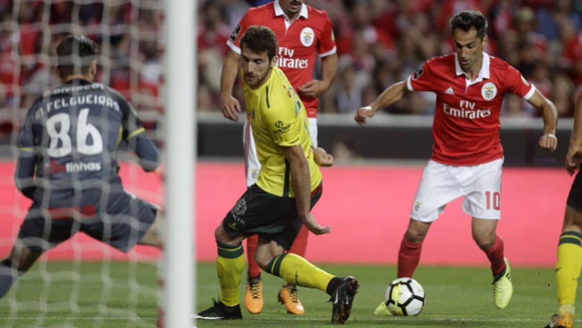 Jonas marcou o segundo gol do Benfica (Foto: AFP)