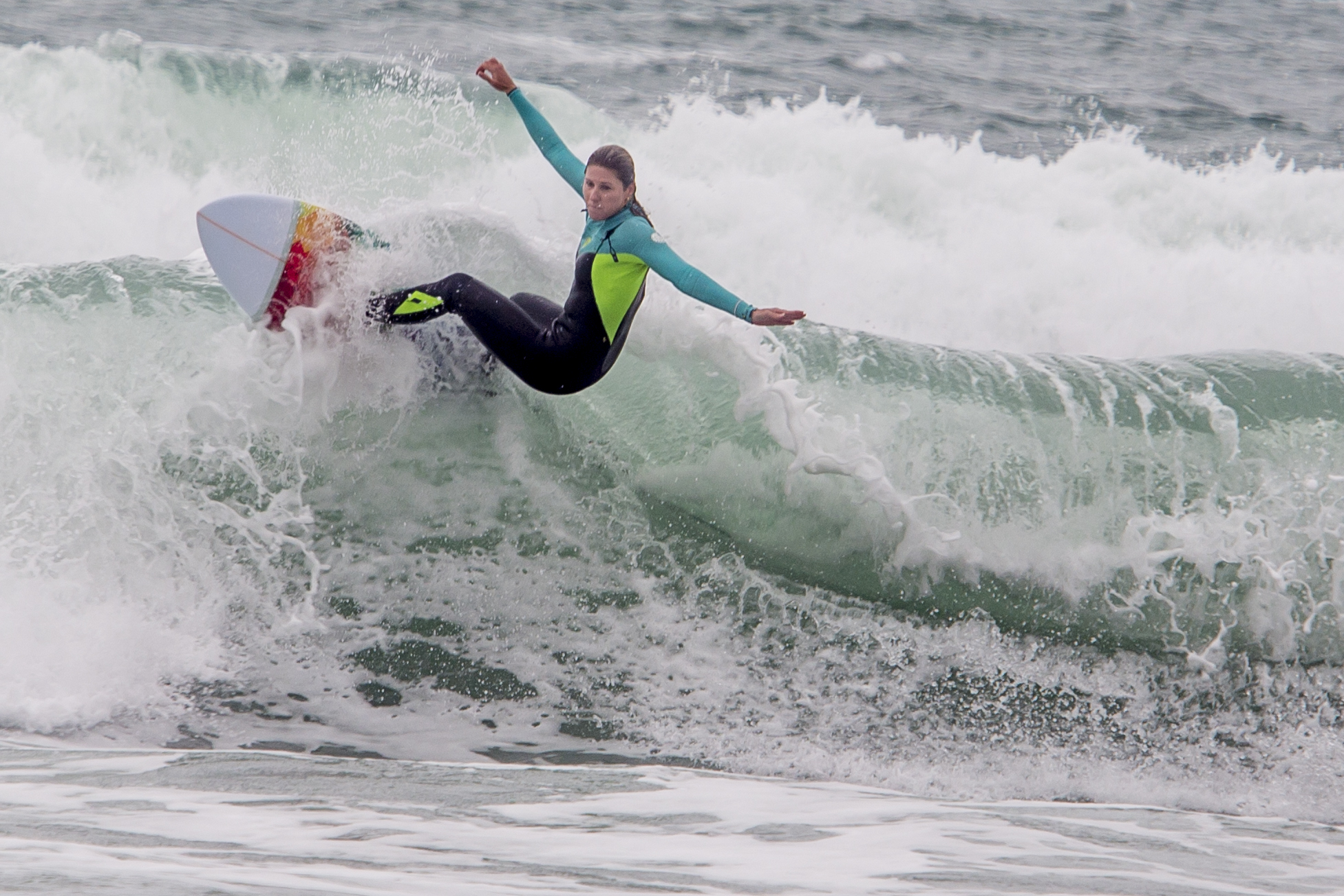 Surftrip: manezinha Jacqueline Silva leva meninas para surfar na Costa Rica