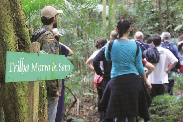 H&aacute; trilhas com diversos n&iacute;veis de dificuldade, que passam por cachoeiras e mirantes - Alexandre de Oliveira/RIC/ND