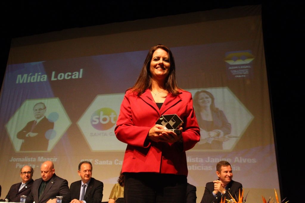 A colunista do Notícias do Dia, Janine Alves, foi uma das homenageadas na categoria Mídia Local - Marco Santiago/ND