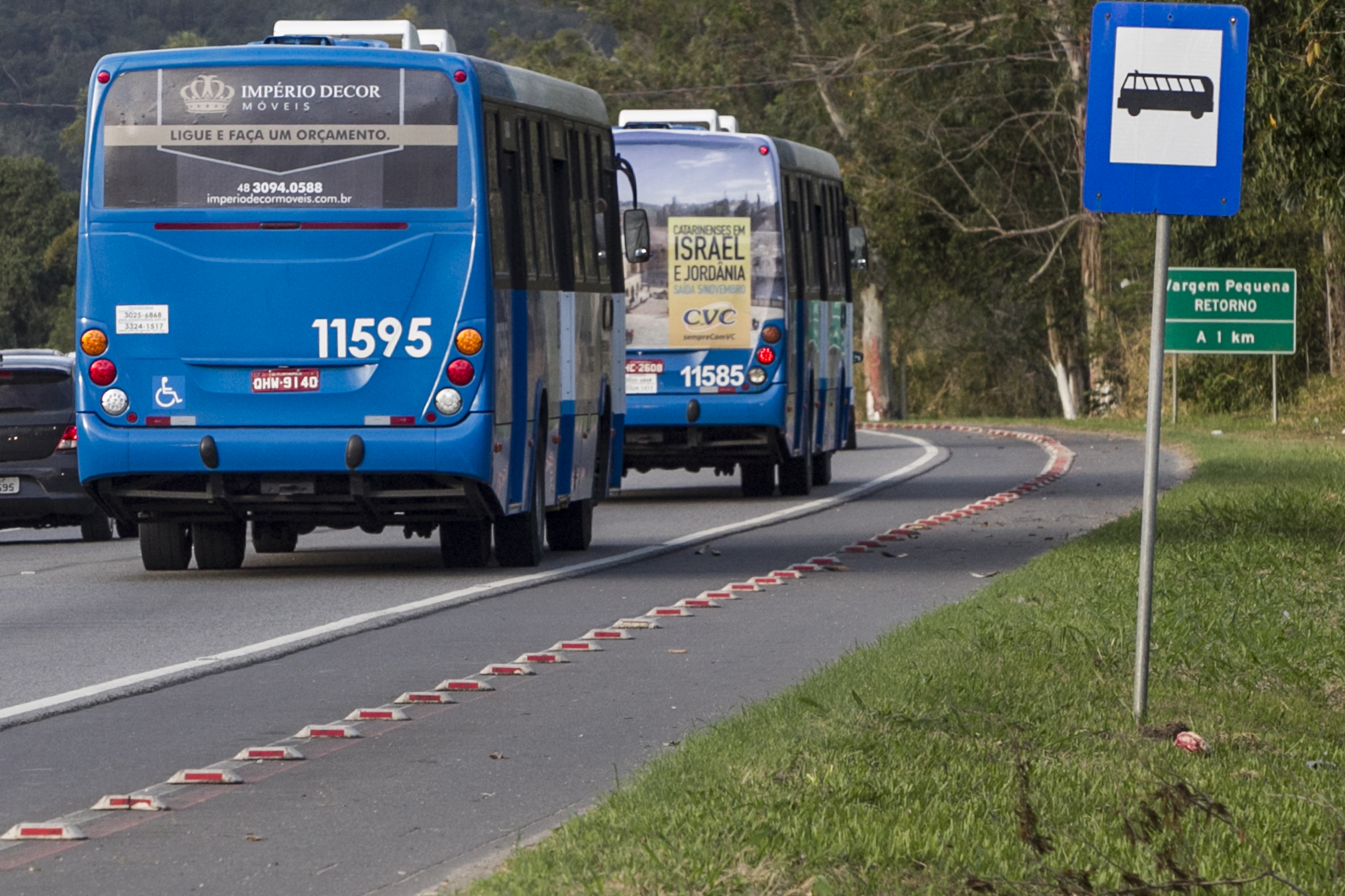 Pontos de ônibus ao longo da rodovia não são recuados - Marco Santiago/ND