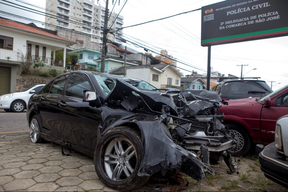 O carro de Felipe, uma Mercedes Benz C 180, foi apreendido pela pol&iacute;cia - Fl&aacute;vio Tin/ND