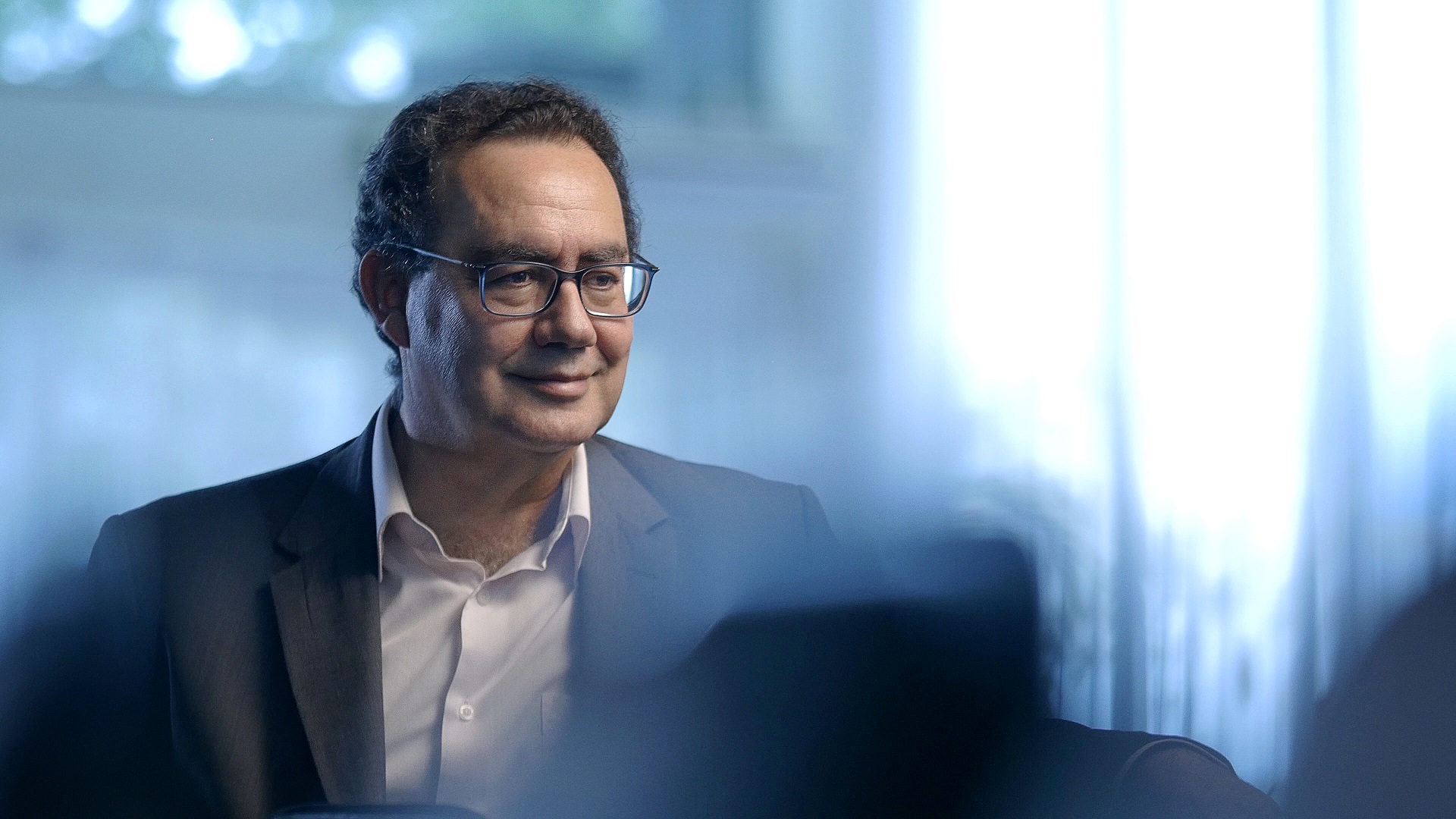 Adversários monitoram ‘com preocupação’ o fenômeno Augusto Cury nas redes sociais após crescimento de candidato no digital - QTU Questões do Universo