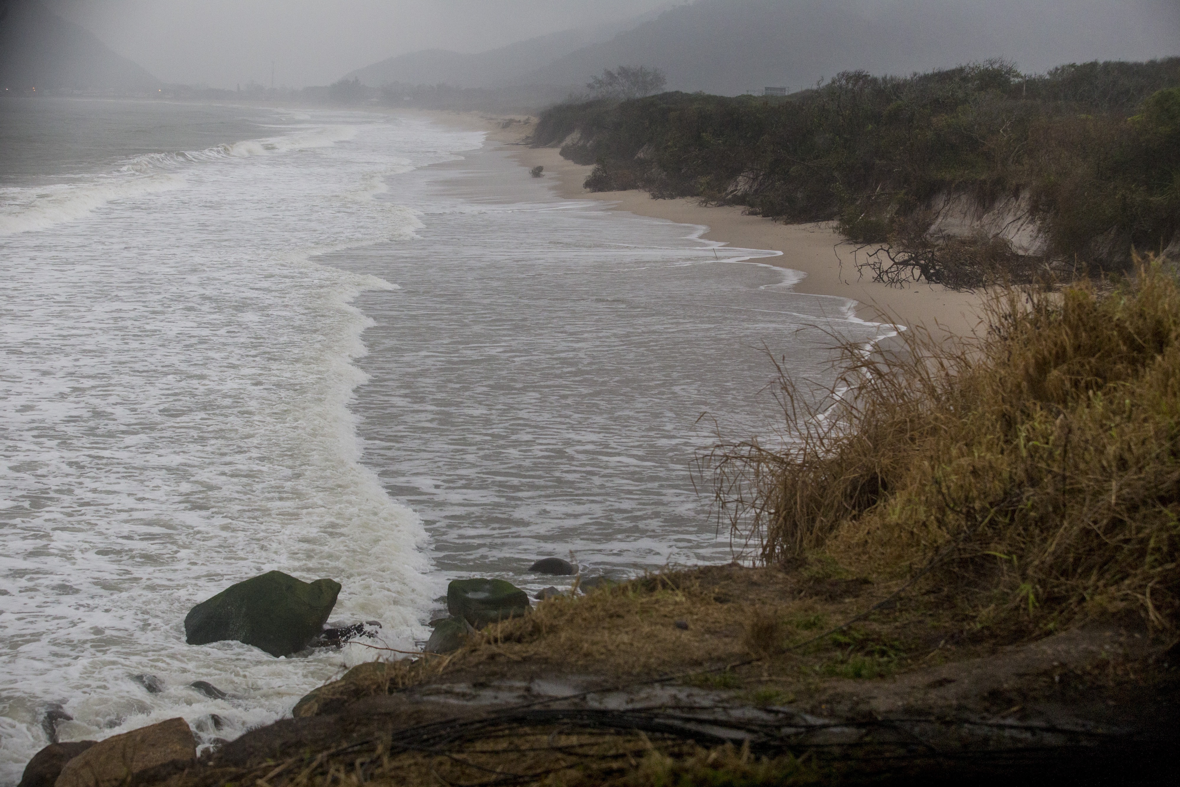 Homem de 39 anos morre afogado em praia de Florianópolis
