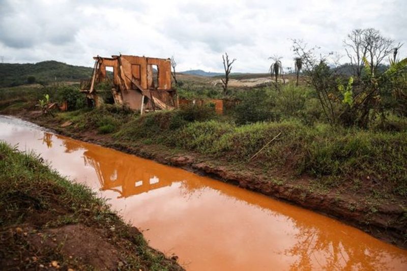 Ruínas em Bento Rodrigues, distrito de Mariana, dois anos após a tragédia do rompimento da Barragem de Fundão, da mineradora Samarco