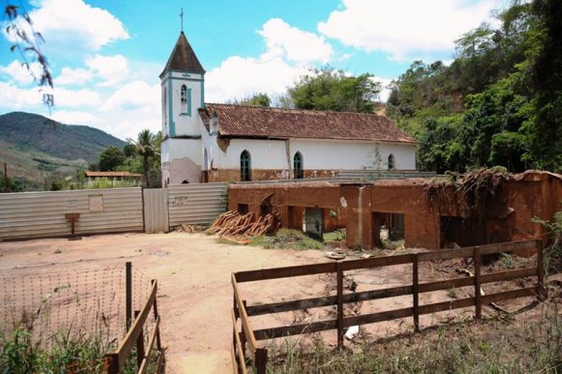 Ruínas de Gesteira, no distrito de Barra Longa (MG), dois anos após o rompimento da Barragem de Fundão