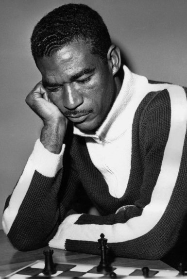 Didi: Os mais novos n&atilde;o sabem, mas o Folha Seca, que brilhou com camisas como as de Botafogo e Fluminense, ganhou a Champions League duas vezes. Em 1959 e 1960 ele integrou o tima&ccedil;o do Real Madrid. – Foto: STAFF / AFP