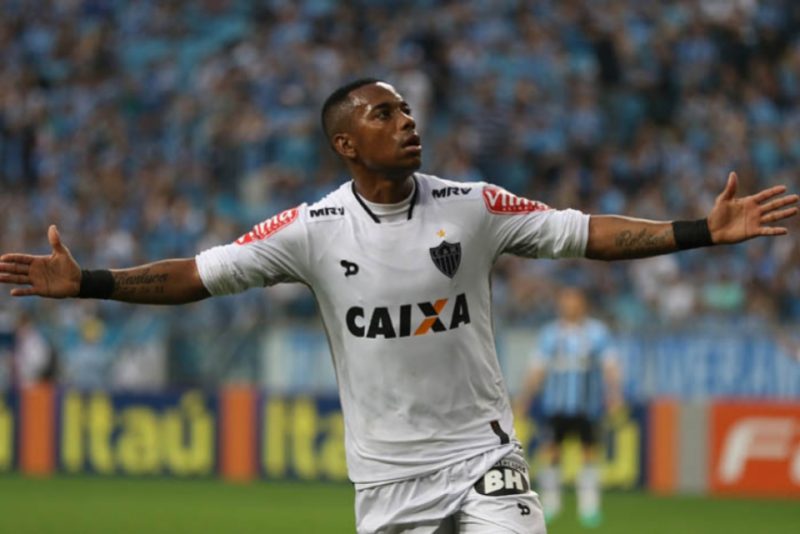 Segundo o Gazeta Esportiva, o Atlético-MG recebeu documento oficializando a saída de Robinho. O staff do jogador teria se irritado não só com a proposta salarial, mas também com o fato de Alexandre Gallo, ter colocado hora e data para uma resposta sobre - (Foto: Digue Cardoso/Lancepress!)
