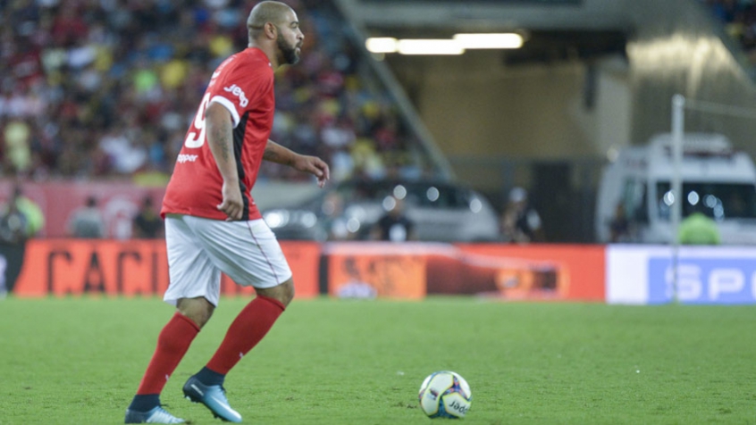 Antes de evento de despedida de Adriano, Imperador havia cravado um gol no Jogo das Estrelas 