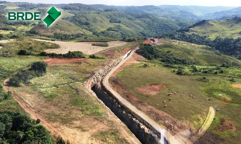 O arranjo proposto para a CGH é composto por barramento, tomada d'água, canal adutor, câmara de carga, conduto forçado e canal de fuga - Divulgação/Mafrás