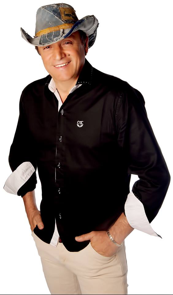 Ivonir Machado, rei da vanera, completa 58 anos de idade e 50 de música