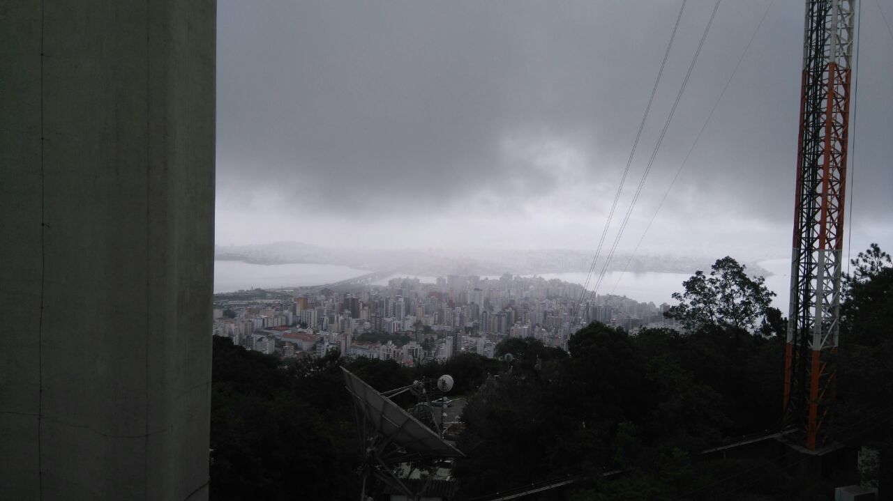 Céu encoberto em Florianópolis