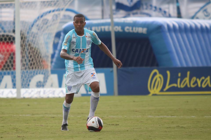 Capa, apesar da “implic&acirc;ncia” da torcida, soma 132 jogos com a camisa do Le&atilde;o; aus&ecirc;ncia de sete a nove meses em fun&ccedil;&atilde;o da les&atilde;o – Foto: Ava&iacute; FC/divulga&ccedil;&atilde;o