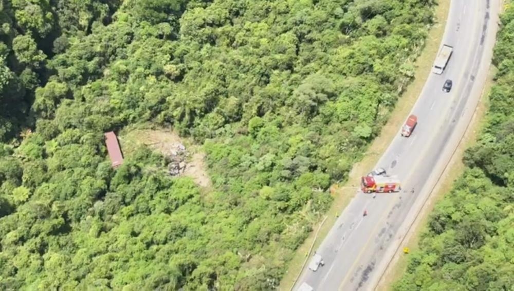 Helicóptero Águia 02 precisou ser acionado para auxiliar na retirada dos corpos - Águia 02/Divulgação/ND