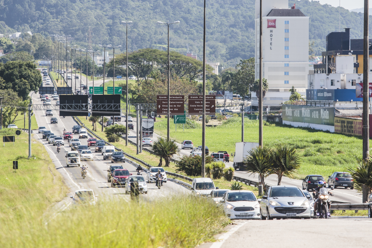 Dnit anuncia licitação para construir 3ª pista da via expressa de são josé a florianópolis