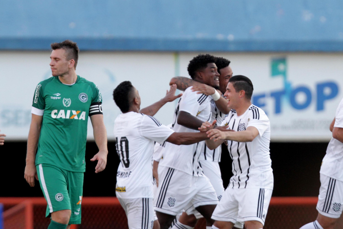 Figueirense Vence Goiás E Permanece Na Ponta Da Tabela Da Série B Do ...