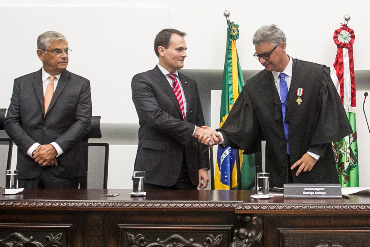 Chefes Dos Poderes Executivo E Judiciário De Santa Catarina Dividem ...