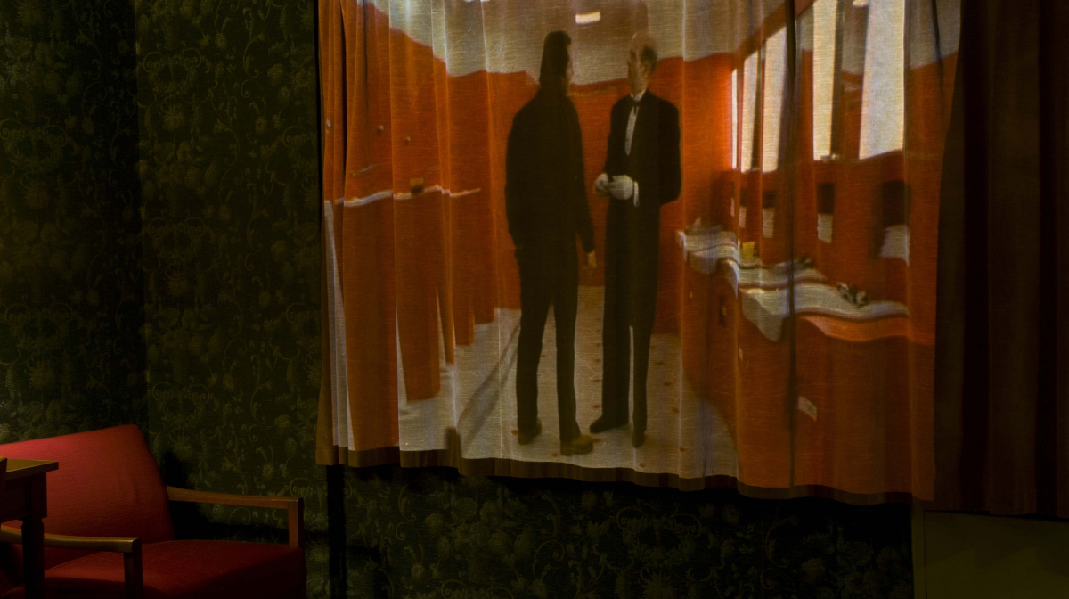 Mostra em Florianópolis relaciona narrativas de cinema e mistérios em hotéis