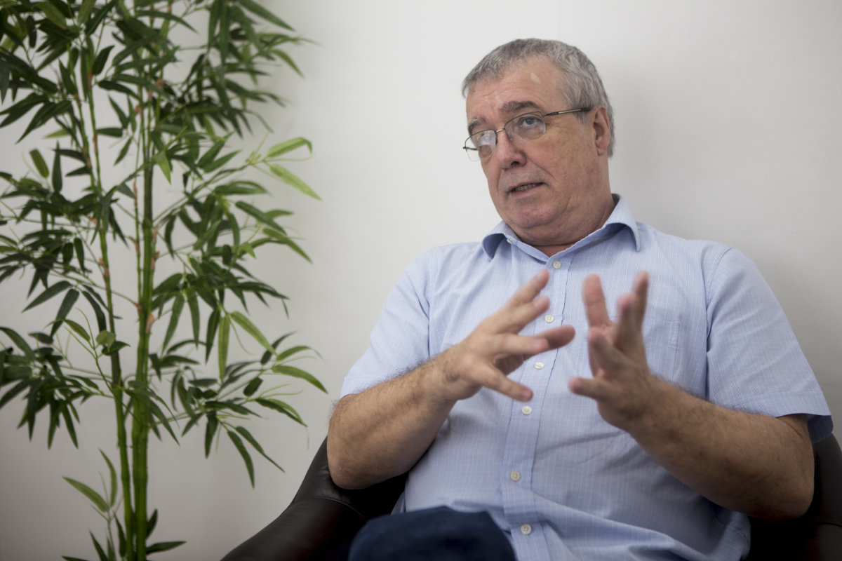 Crise atual é tão terrível ou pior que ditadura, diz pré-candidato Lédio Rosa de Andrade