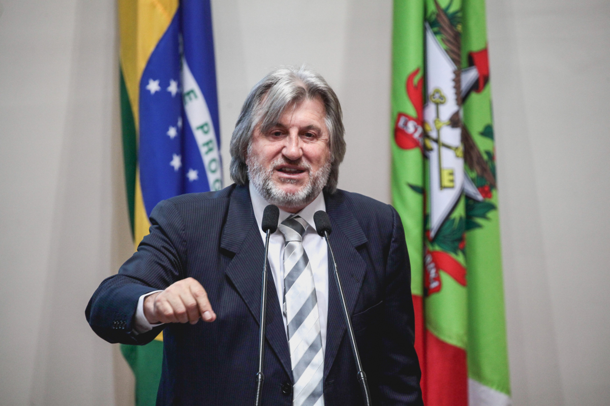 Leonel pavan está em coma induzido após avc; para médicos, é cedo para avaliar sequelas