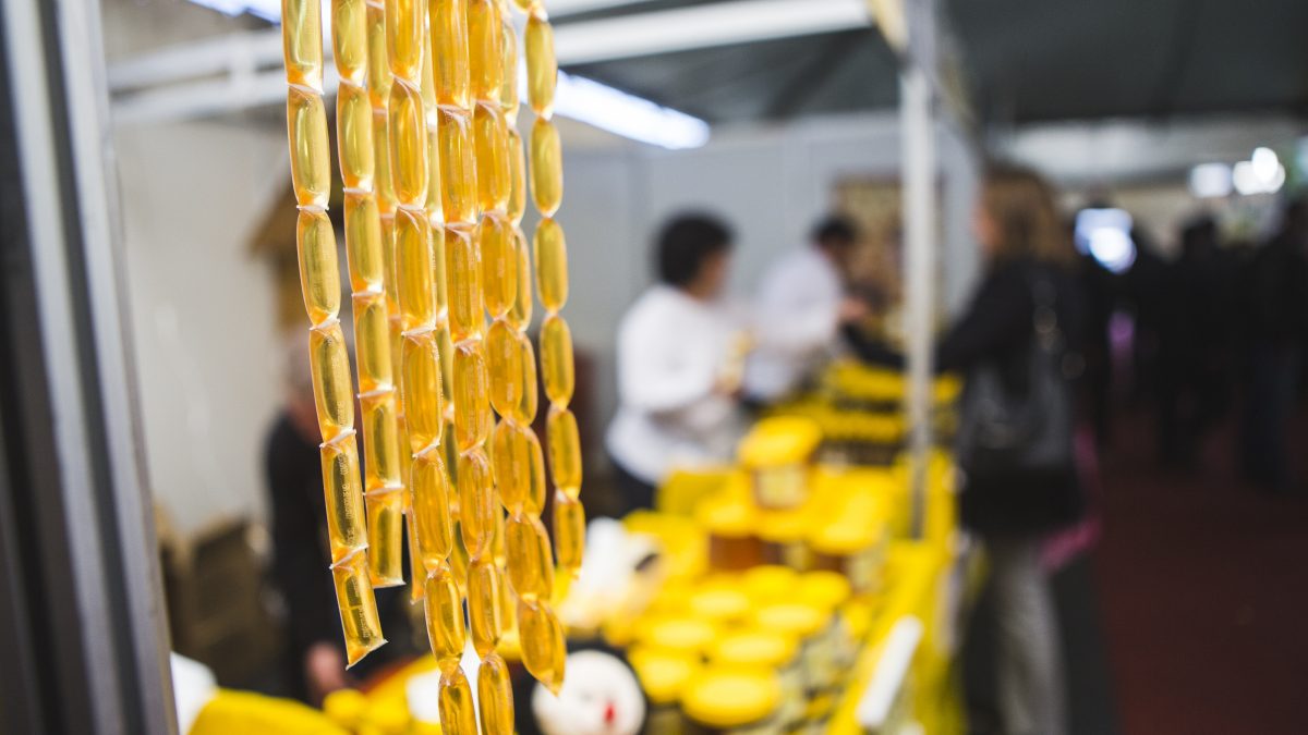 25ª Feira do Mel de SC começa nesta semana com quilo