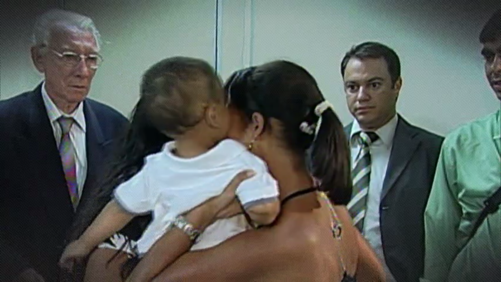 Câmera Record mostra histórias de bebês trocados na maternidade