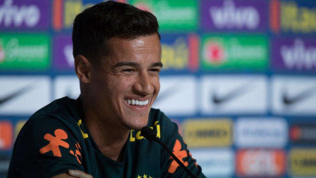 Após cinco anos o Brasil voltou a marcar um gol de falta, com Coutinho – Foto: Pedro Martins / MoWA Press